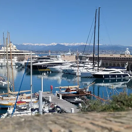 Appartement Sea View - Quiet Location, Air Conditioning & Parking *